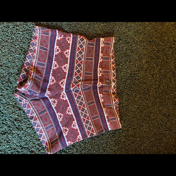 Brandy Melville Fall Shorts - Picture 2 of 4